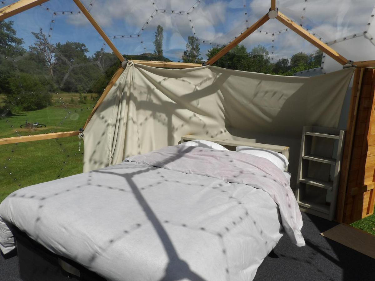 Camping 3 Etoiles - Piscine Chauffee - Vue Montagne Сен-Жирон Екстериор снимка
