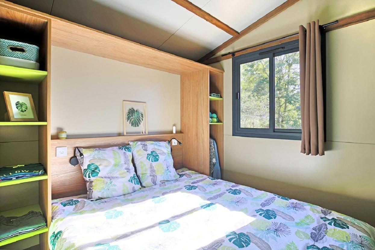 Camping 3 Etoiles - Piscine Chauffee - Vue Montagne Сен-Жирон Екстериор снимка