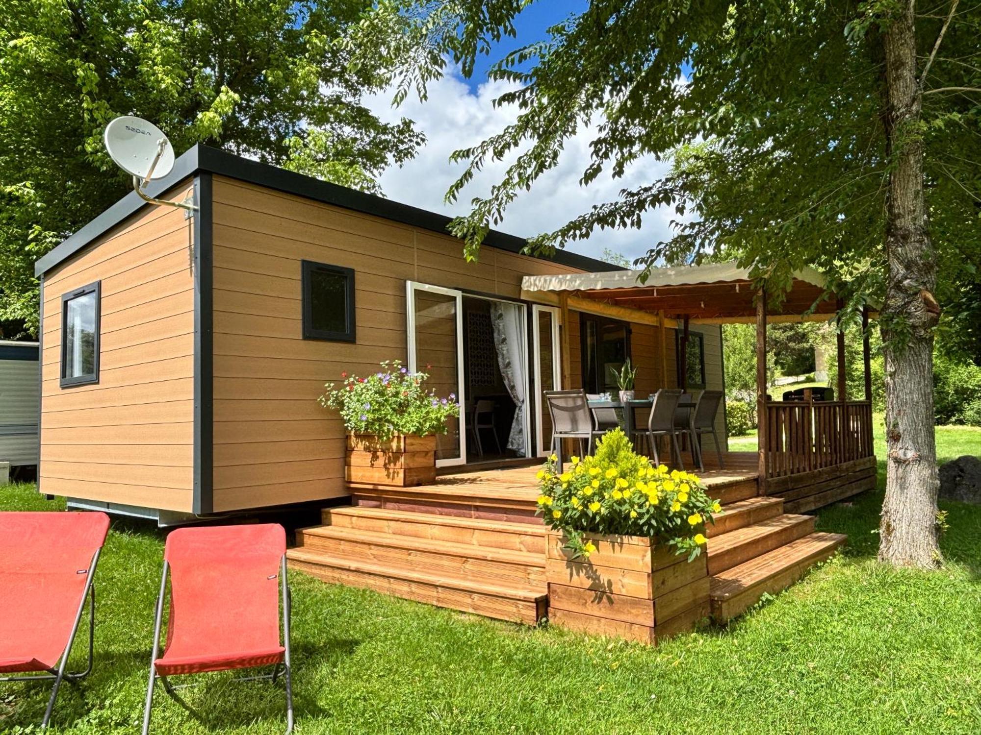 Camping 3 Etoiles - Piscine Chauffee - Vue Montagne Сен-Жирон Екстериор снимка