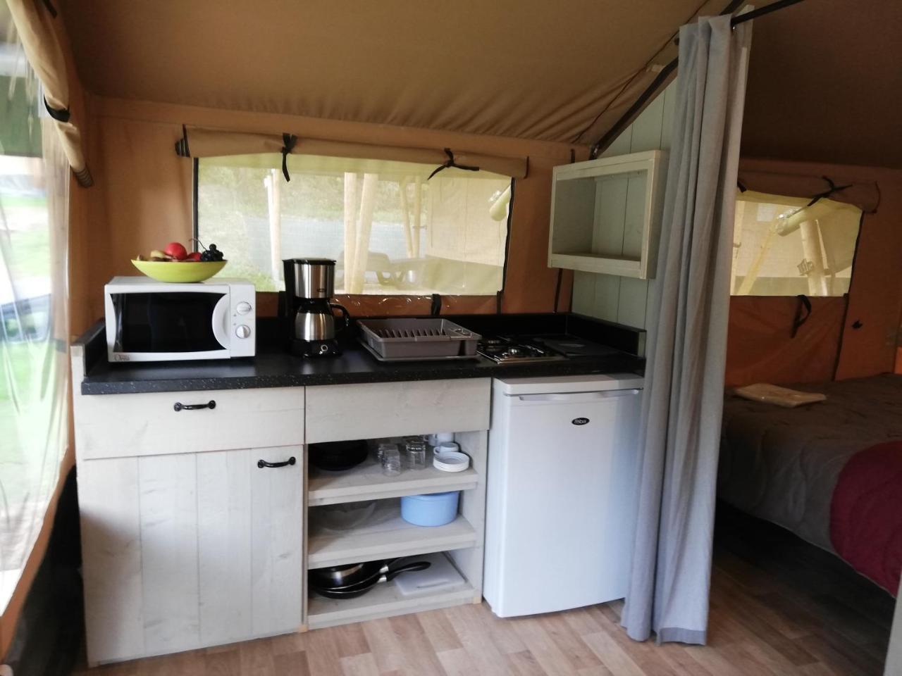 Camping 3 Etoiles - Piscine Chauffee - Vue Montagne Сен-Жирон Екстериор снимка