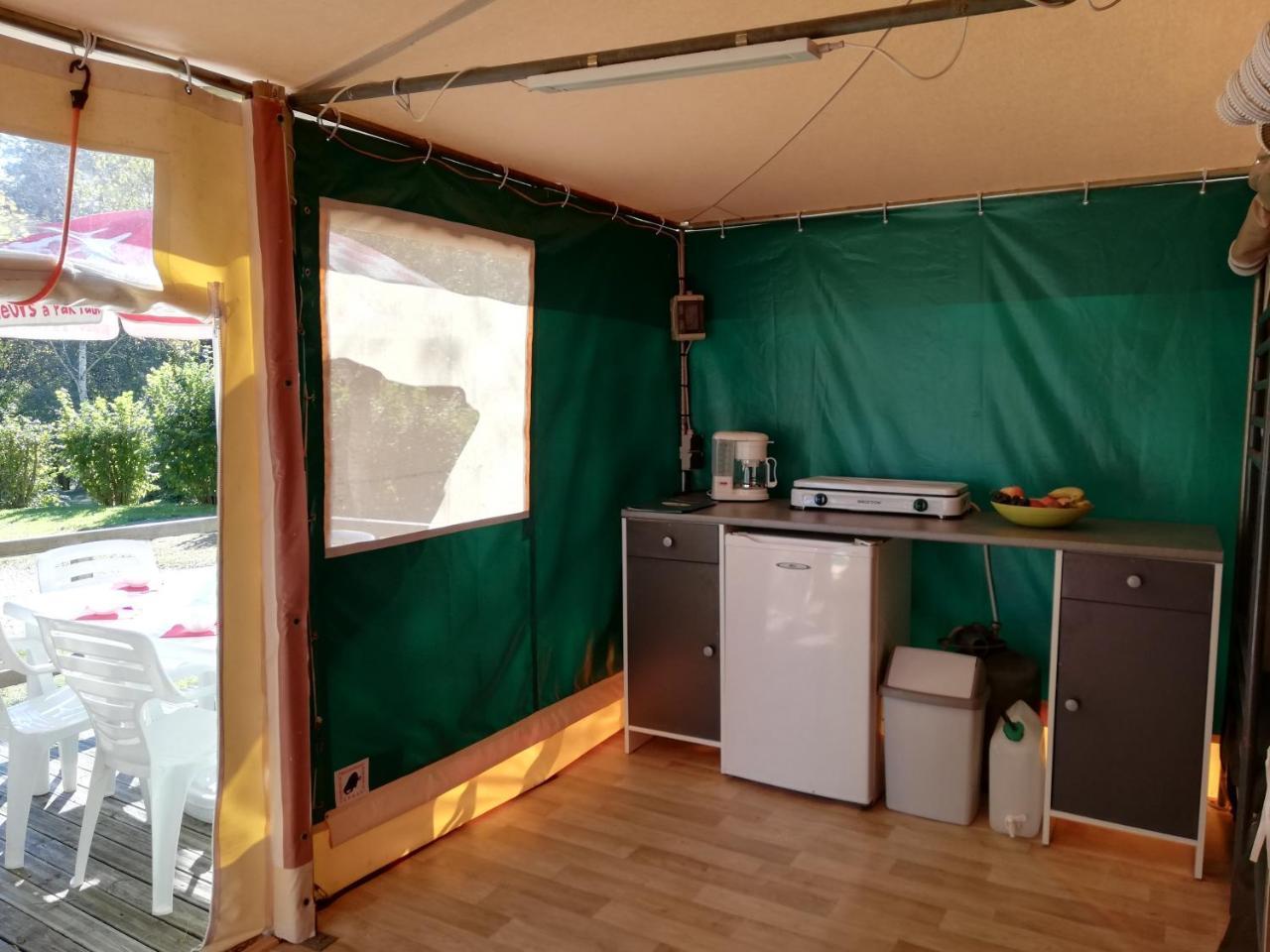 Camping 3 Etoiles - Piscine Chauffee - Vue Montagne Сен-Жирон Екстериор снимка