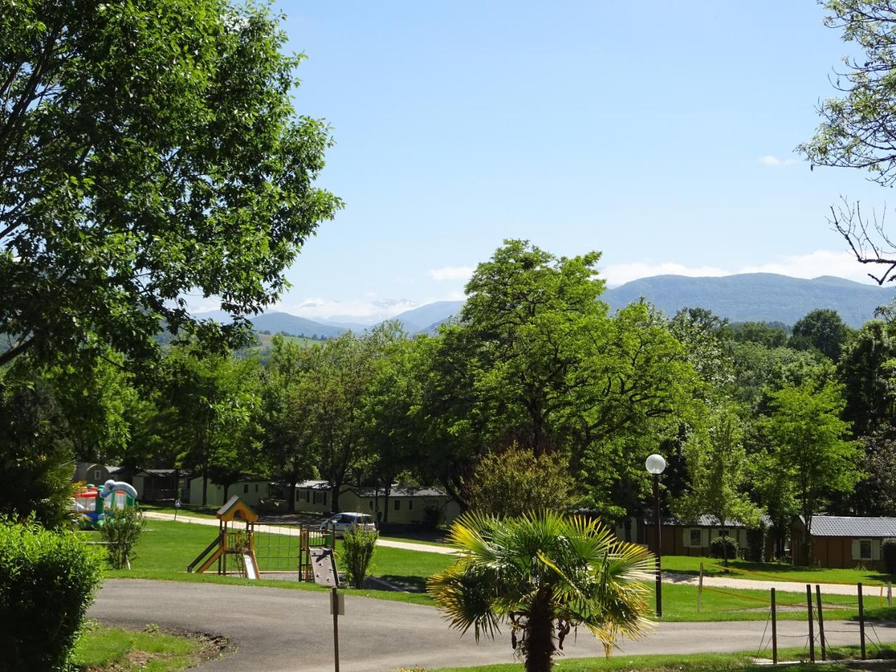 Camping 3 Etoiles - Piscine Chauffee - Vue Montagne Сен-Жирон Екстериор снимка